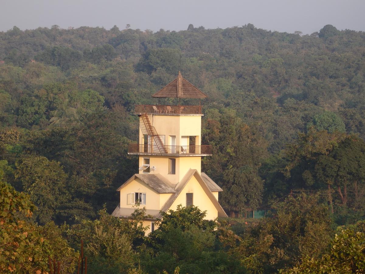Cherilyn Monta Resort - Ratnagiri Vatul Екстериор снимка